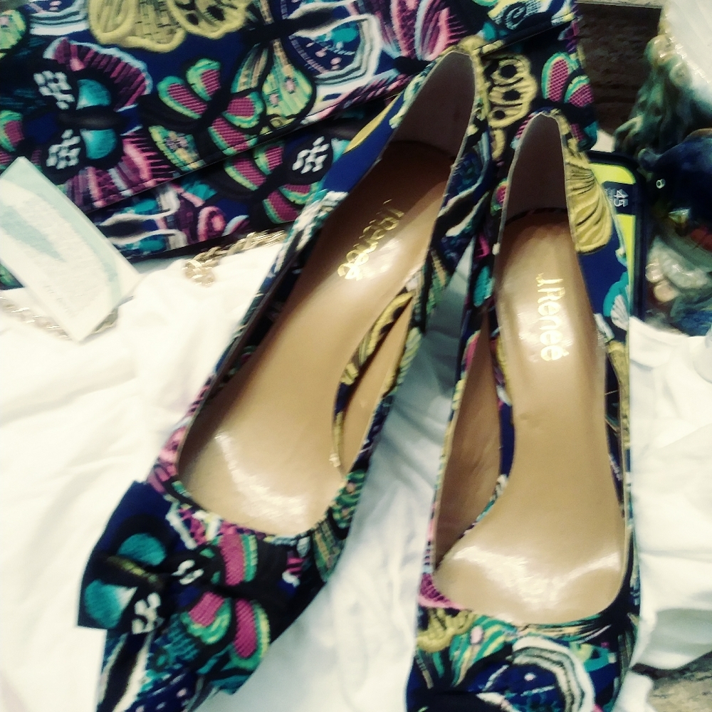 Shoes and pruse